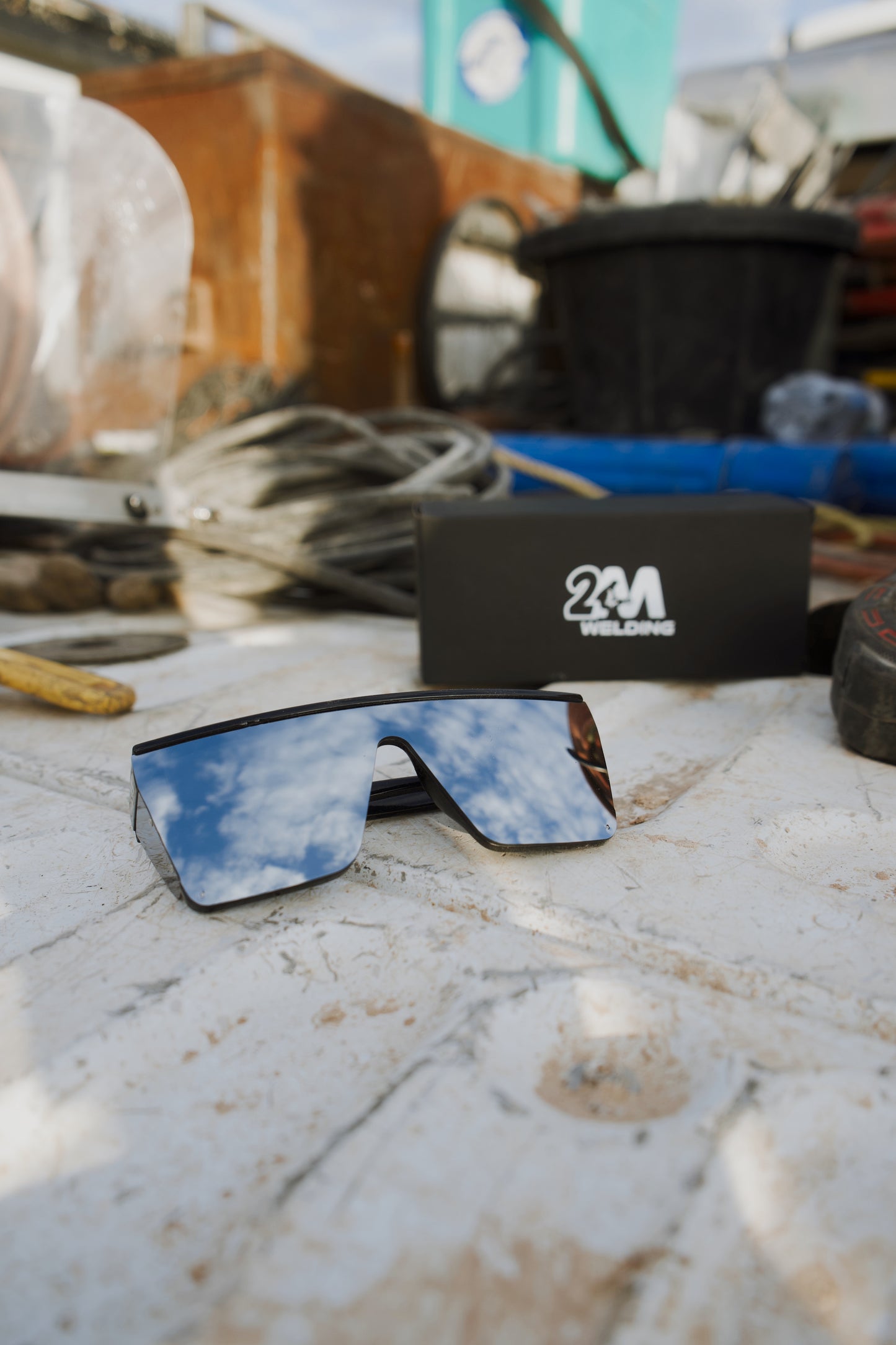 2M SHADES