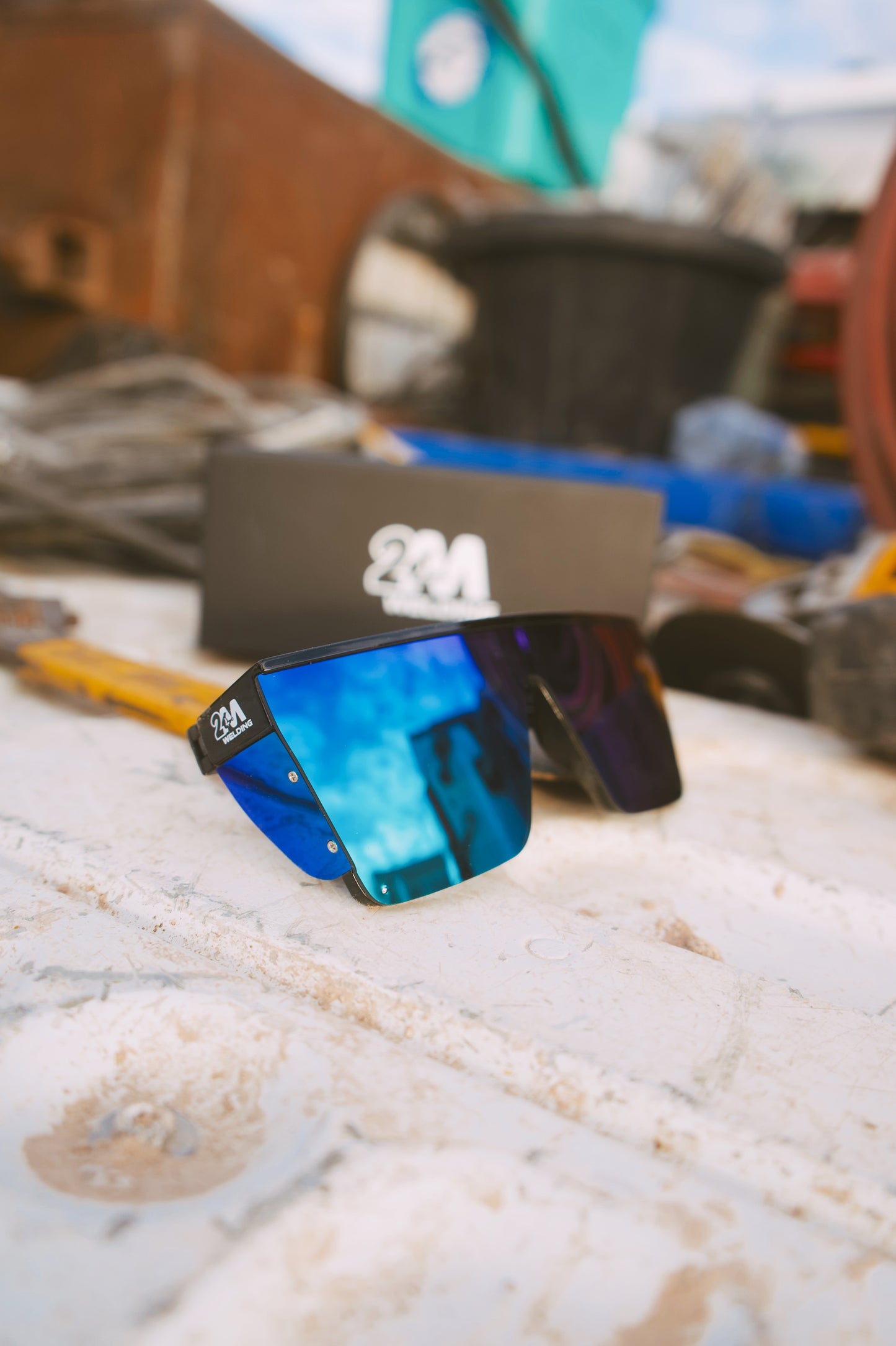 2M SHADES