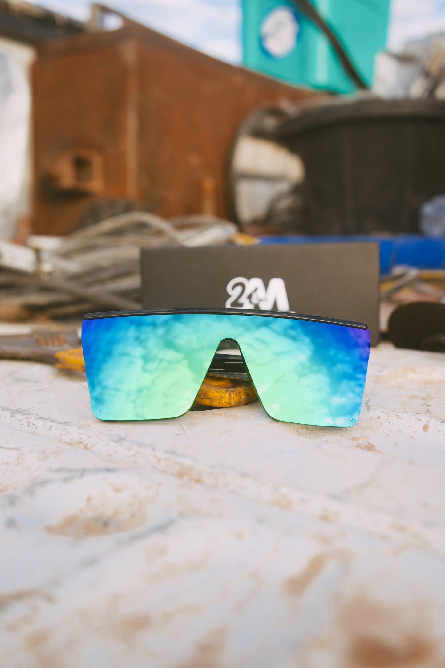 2M SHADES