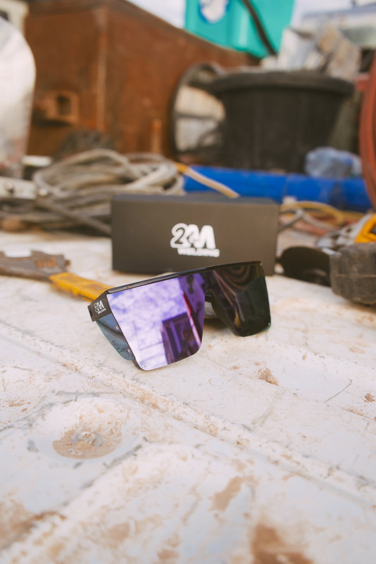 2M SHADES